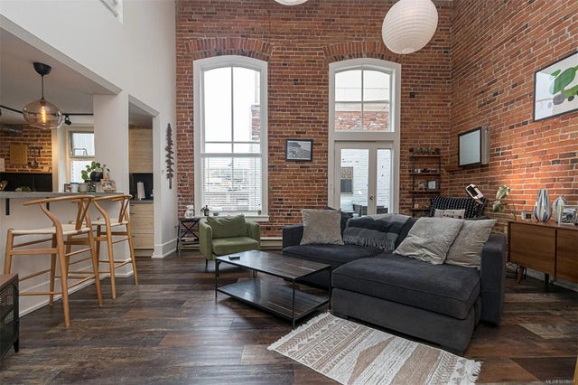 2 of 49 - 1407 Government St 302, Victoria, BC