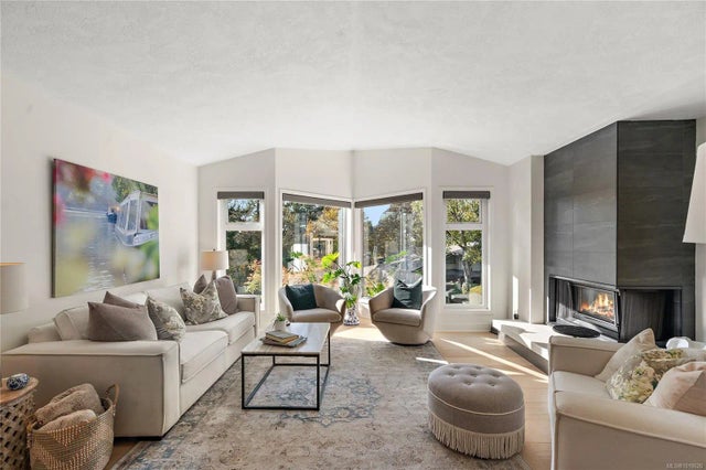 5 of 38 - 909 Carolwood Dr 21, Saanich, BC