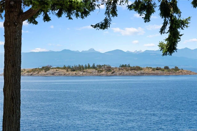 2 of 91 - 3049 Dolphin Dr, Nanoose Bay, BC