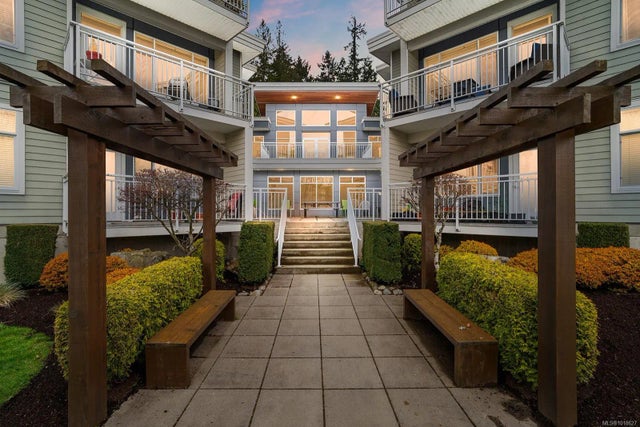 1 of 31 - 4960 Songbird Pl 213, Nanaimo, BC