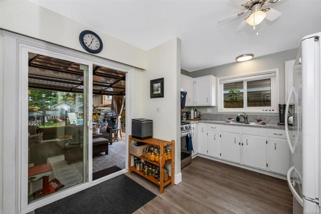 5 of 17 - 618 Kelly Rd A, Colwood, BC