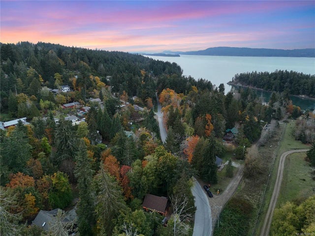 3 of 34 - 338 Walkers Hook Rd, Salt Spring, BC
