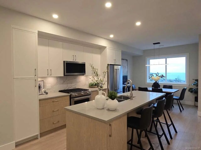 3 of 26 - 493 Delora Dr, Colwood, BC