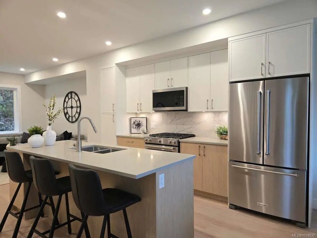 4 of 26 - 493 Delora Dr, Colwood, BC