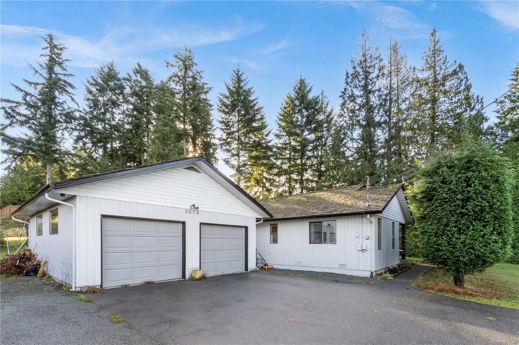 5378 Rutherford Rd, Nanaimo