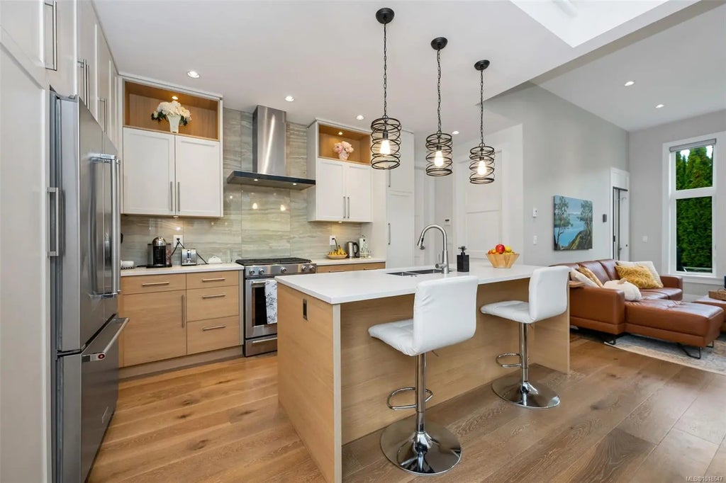 8043 Huckleberry Crt, Central Saanich