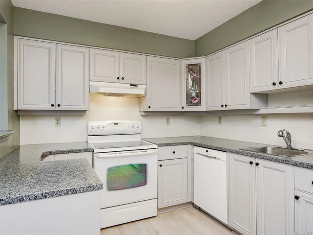 5 of 33 - 1741 Mckenzie Ave 9, Saanich, BC