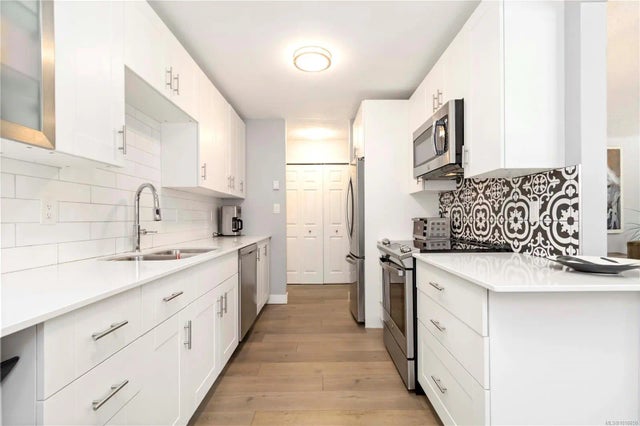 2 of 35 - 9945 Fifth St 203, Sidney, BC