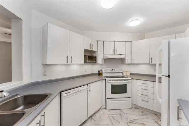 3 of 27 - 3010 Washington Ave 111, Victoria, BC