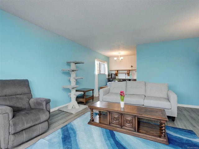 5 of 26 - 3277 Glasgow Ave 413, Saanich, BC