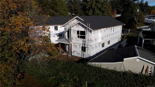 5 of 8 - 416 Diamond Blvd, Nanaimo, BC