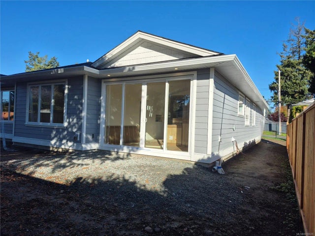 5 of 5 - 2263 Ardwell Ave, Sidney, BC