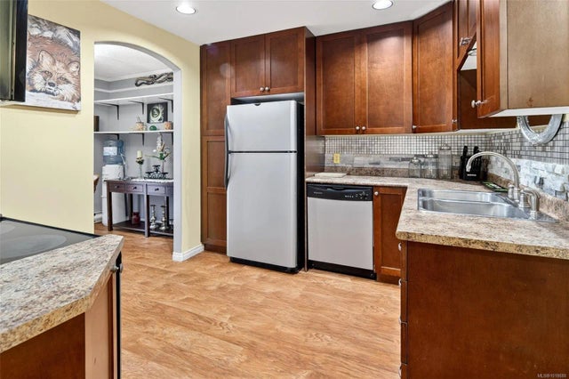 4 of 35 - 8075 Queen St, Crofton, BC