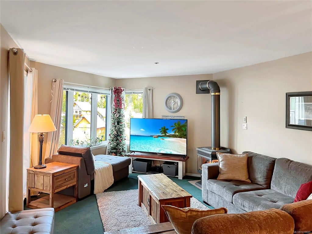 1320 Henry Rd 106, Courtenay