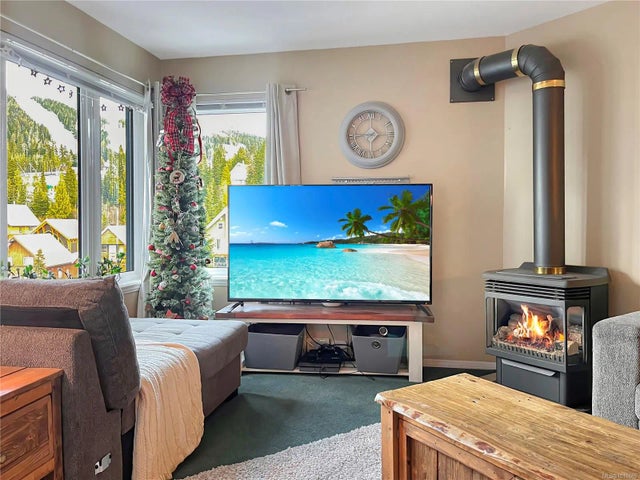 4 of 43 - 1320 Henry Rd 106, Courtenay, BC