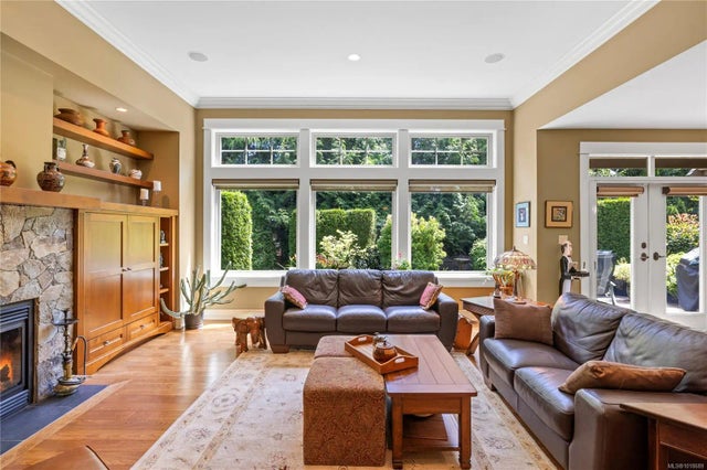 2 of 38 - 649 Eaglewood Crt, Qualicum Beach, BC