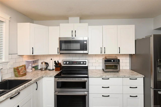 2 of 12 - 1535 Dingwall Rd 32, Courtenay, BC