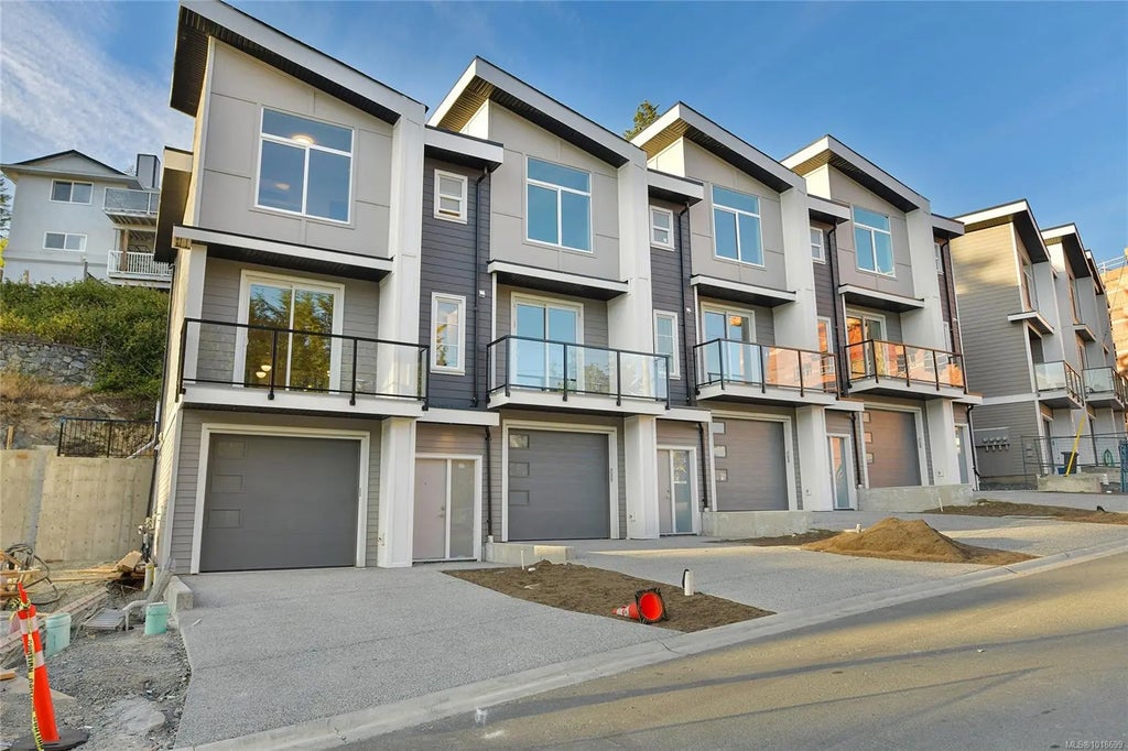 992 Citation Rd, Langford