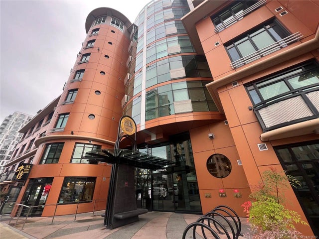 1 of 4 - 1029 View St 108, Victoria, BC