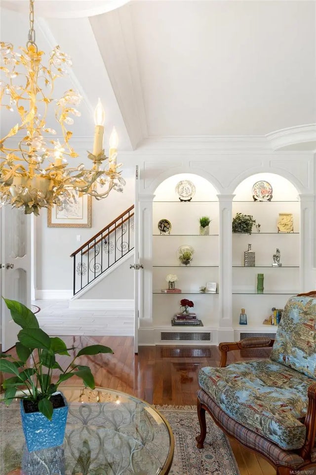 5 of 58 - 2773 Arbutus Rd, Saanich, BC