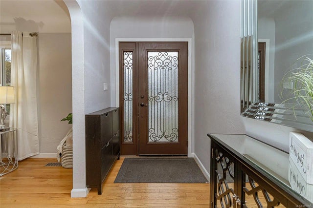 4 of 50 - 1743 Townley St, Saanich, BC