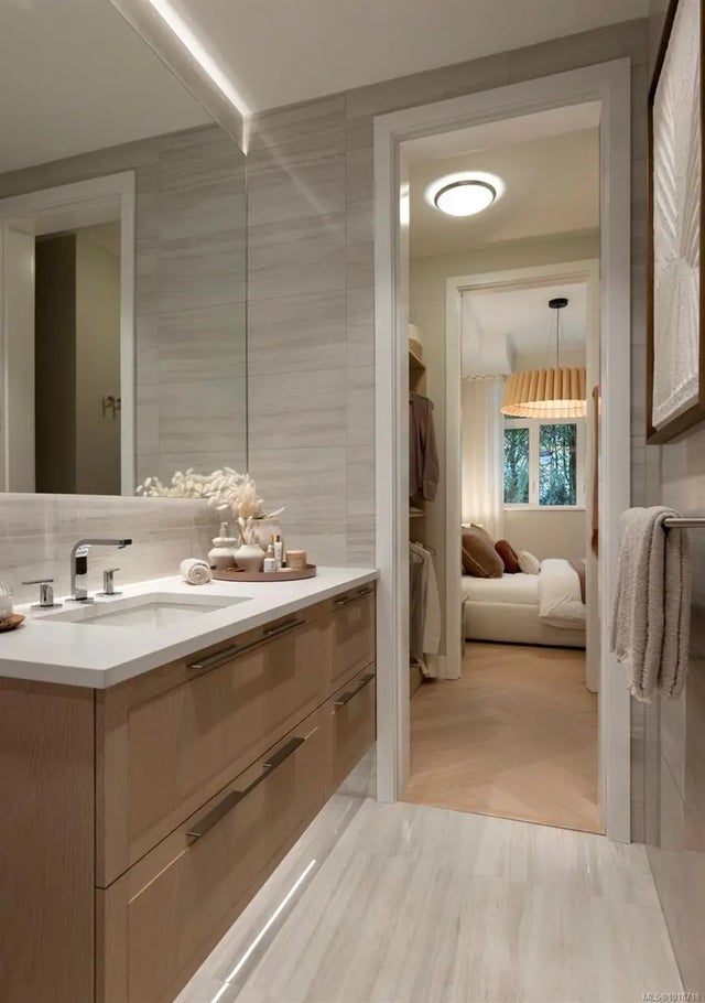 5 of 8 - 427 Lampson St 103, Esquimalt, BC