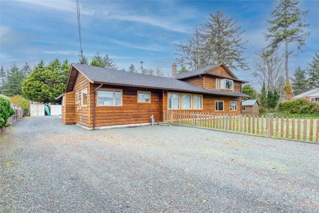 1 of 46 - 3910 Island Hwy, Campbell River, BC
