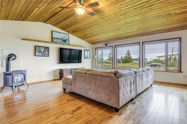 2 of 46 - 3910 Island Hwy, Campbell River, BC