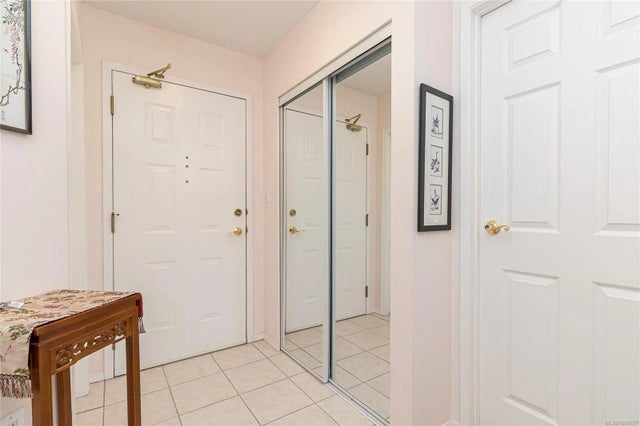 4 of 36 - 2354 Brethour Ave 401, Sidney, BC