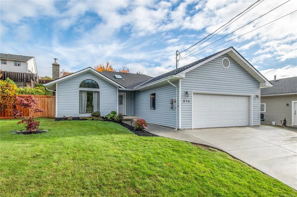 876 Springbok Rd, Campbell River