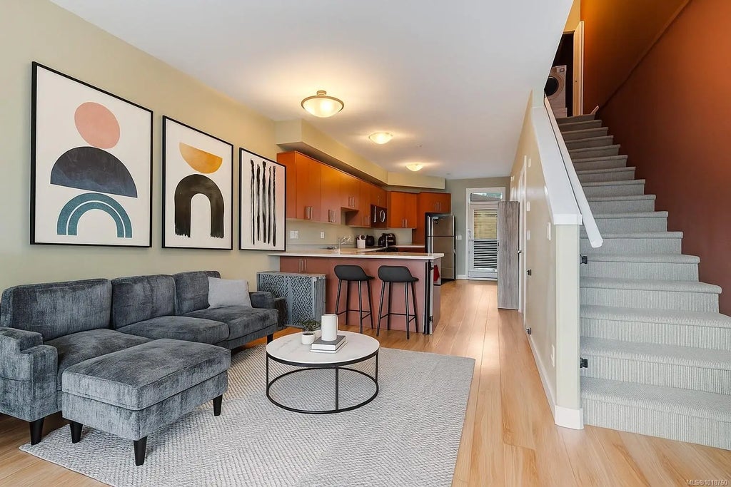 5170 Dunster Rd 204, Nanaimo