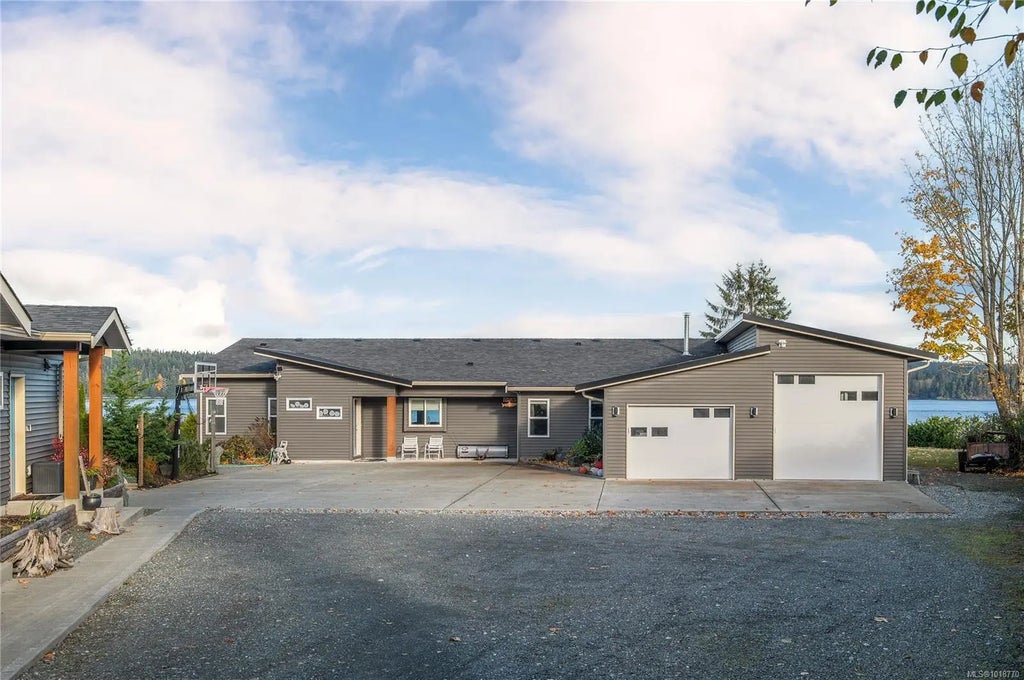 3885 Discovery Dr, Campbell River