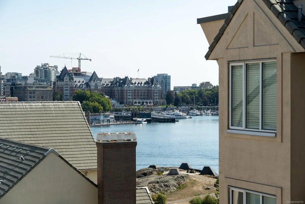 50 Songhees Rd 618, Victoria