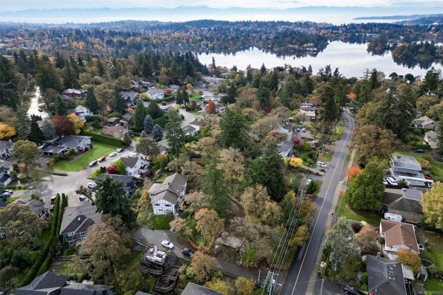 5 of 18 - 3845 Wilkinson Rd, Saanich, BC