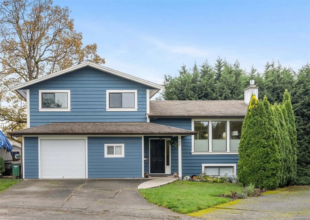 567 Fermoy Pl, Saanich