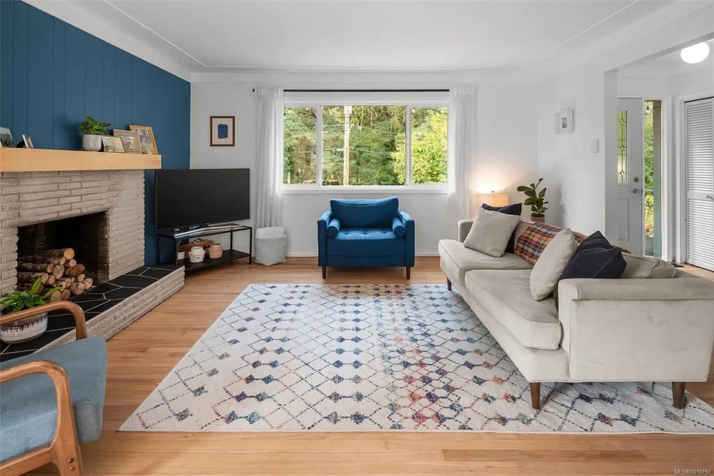 7147 Wright Rd, Sooke