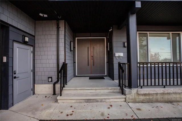 2 of 97 - 741 Snowdrop Ave, Saanich, BC