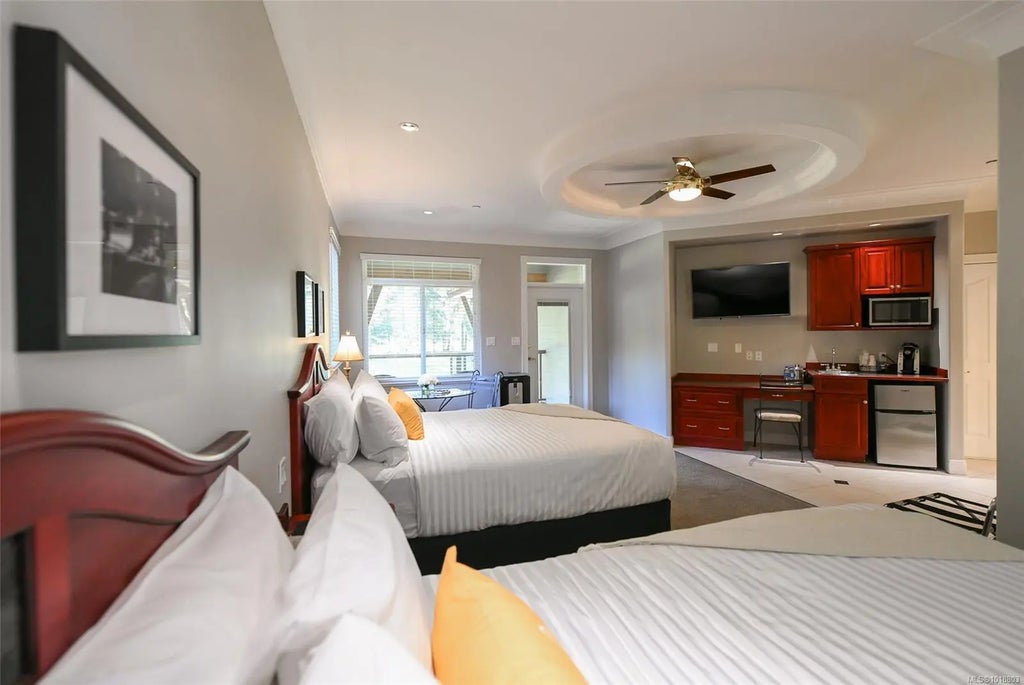 366 Clubhouse Dr 901-902b, Courtenay