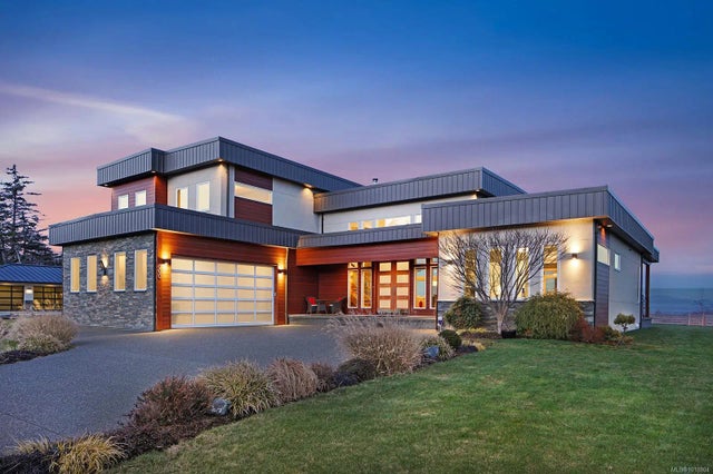 2 of 63 - 300 Connemara Rd, Comox, BC