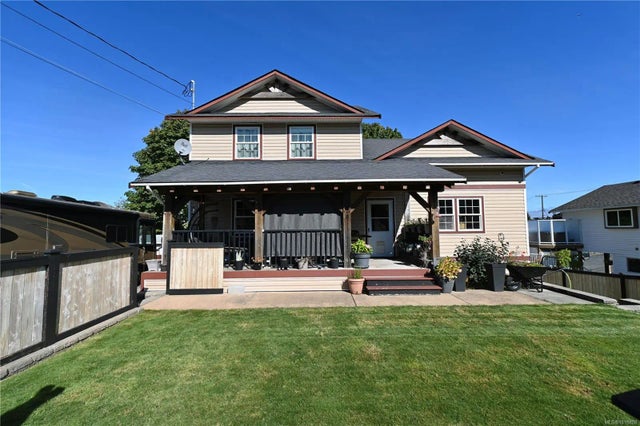 1 of 37 - 820 10th Ave, Campbell River, BC