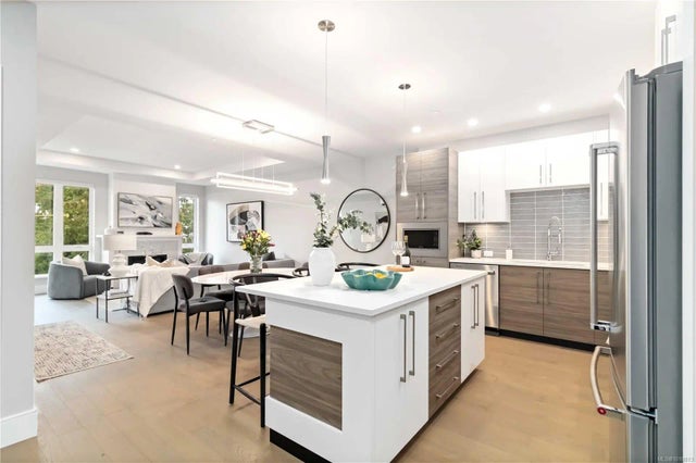 4 of 25 - 986 Doumac Ave 202, Saanich, BC