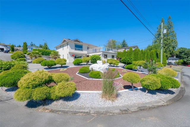 1 of 39 - 2839 Neyland Rd, Nanaimo, BC