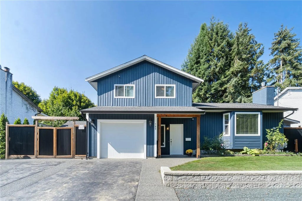 789 Howard Ave, Nanaimo