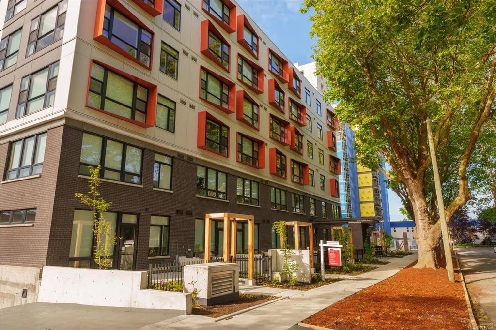 629 Speed Ave 210, Victoria