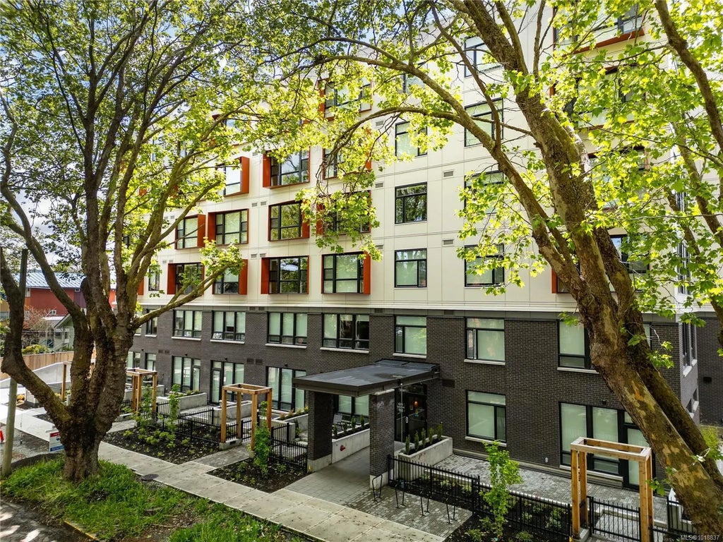 629 Speed Ave 212, Victoria