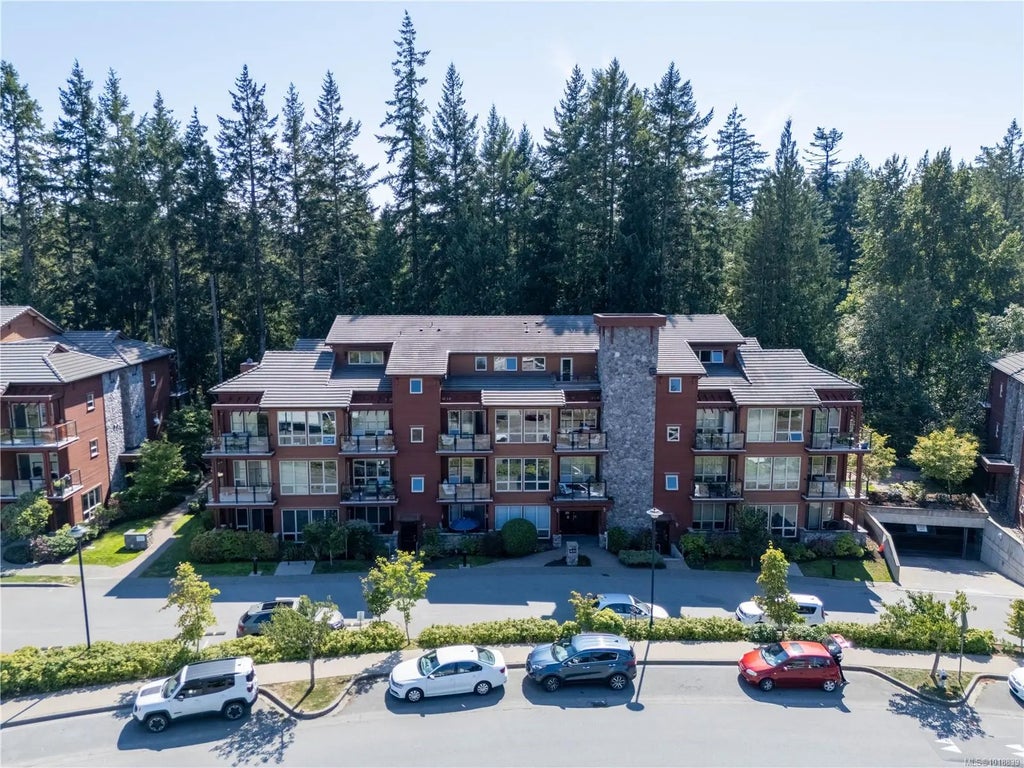 631 Brookside Rd 103, Colwood