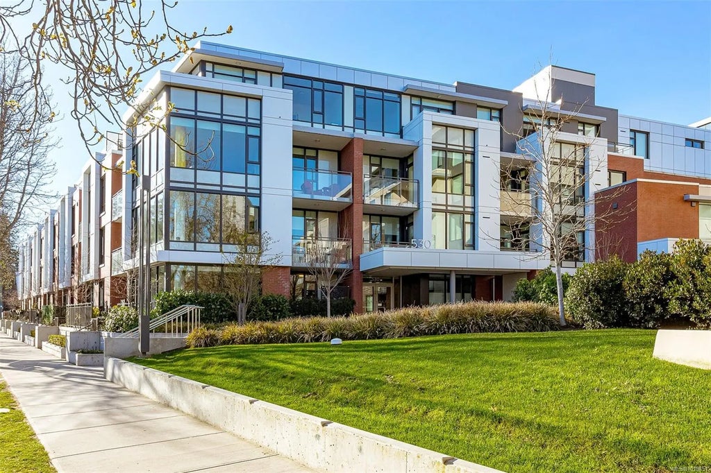 530 Michigan St 410, Victoria