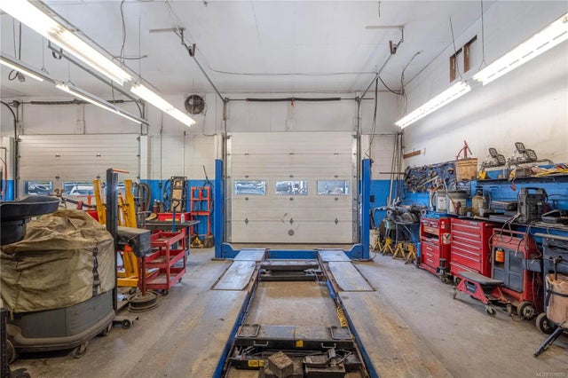 5 of 10 - 123 Fourth Ave E, Qualicum Beach, BC