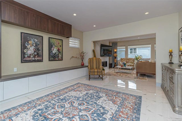 4 of 37 - 2328 Dunlevy St, Oak Bay, BC