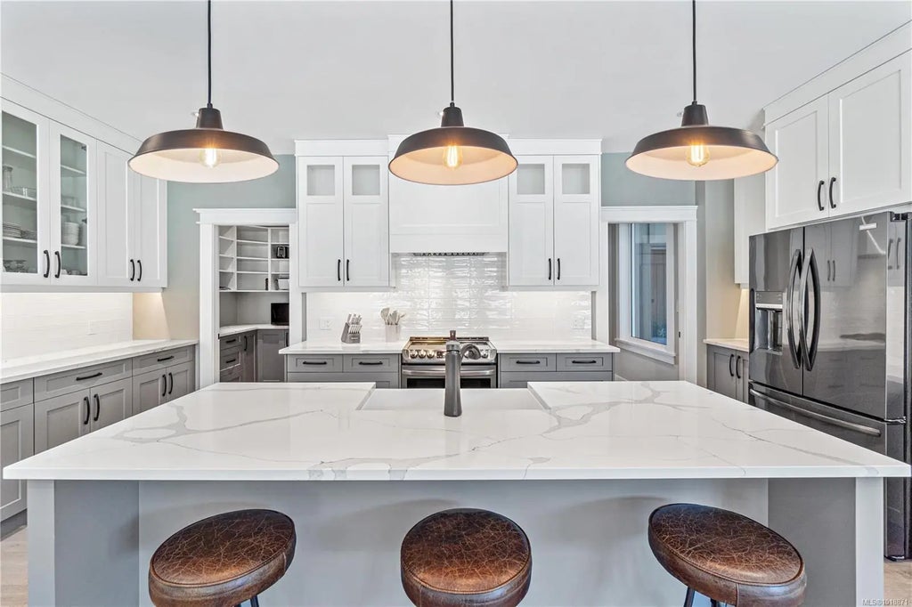 1227 Burbank Rd, Qualicum Beach